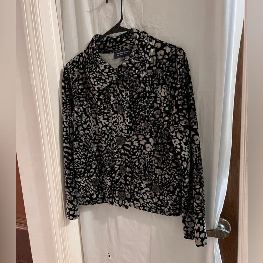 Jones NY black gray animal print button up jacket size pm